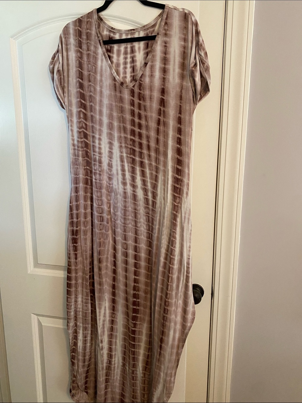 Tie-Dye V-Neck Maxi Dress in Taupe
